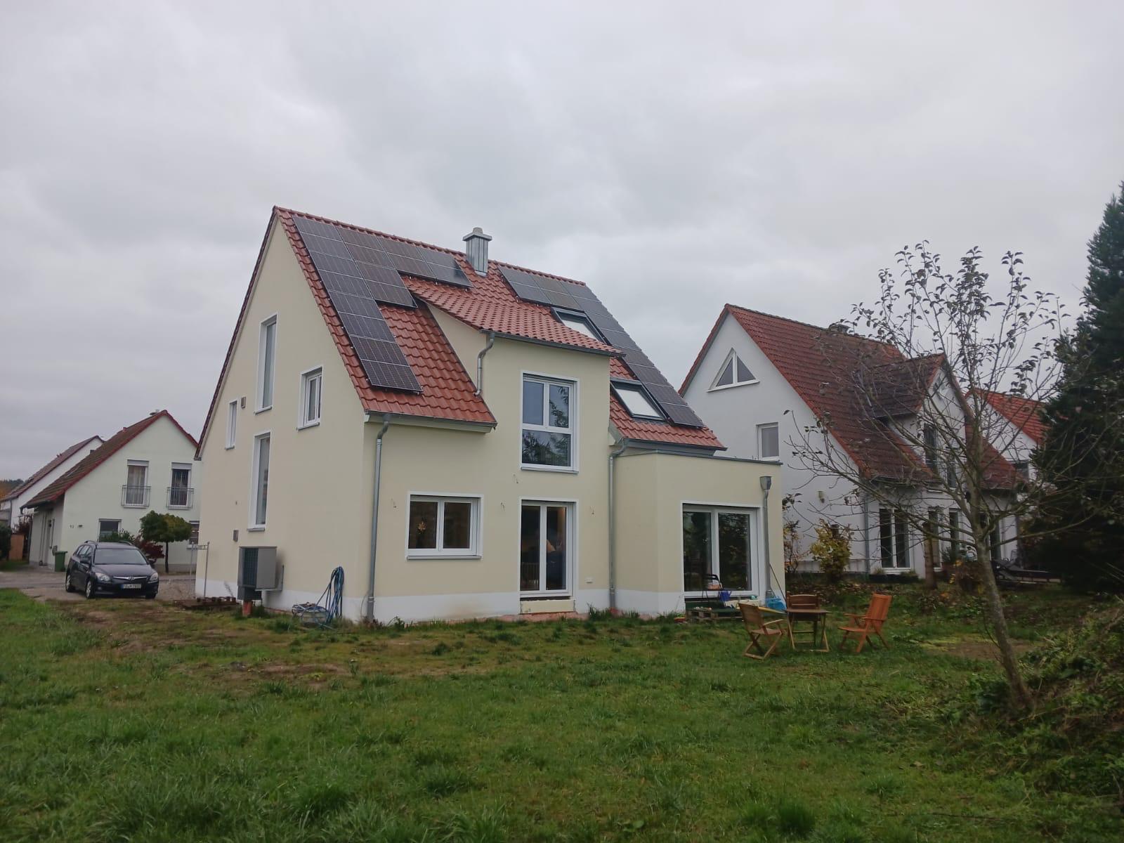 Projektbeispiel: Neubau mit Photovoltaik und Wärmepumpe in Forchheim-Kersbach